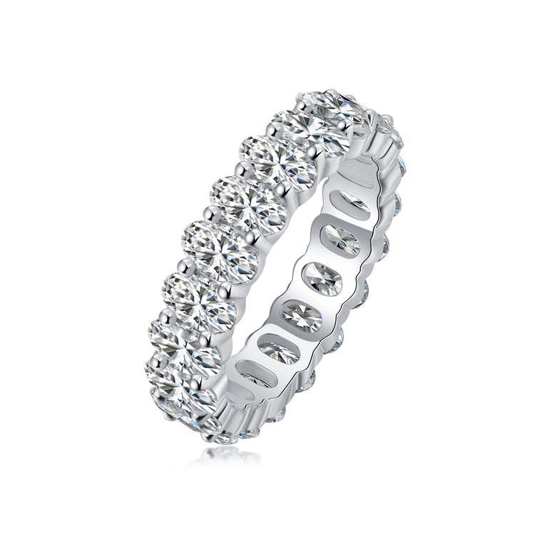 Moissanite wedding ring set featuring a radiant design with sparkling diamonds on S925 silver band.