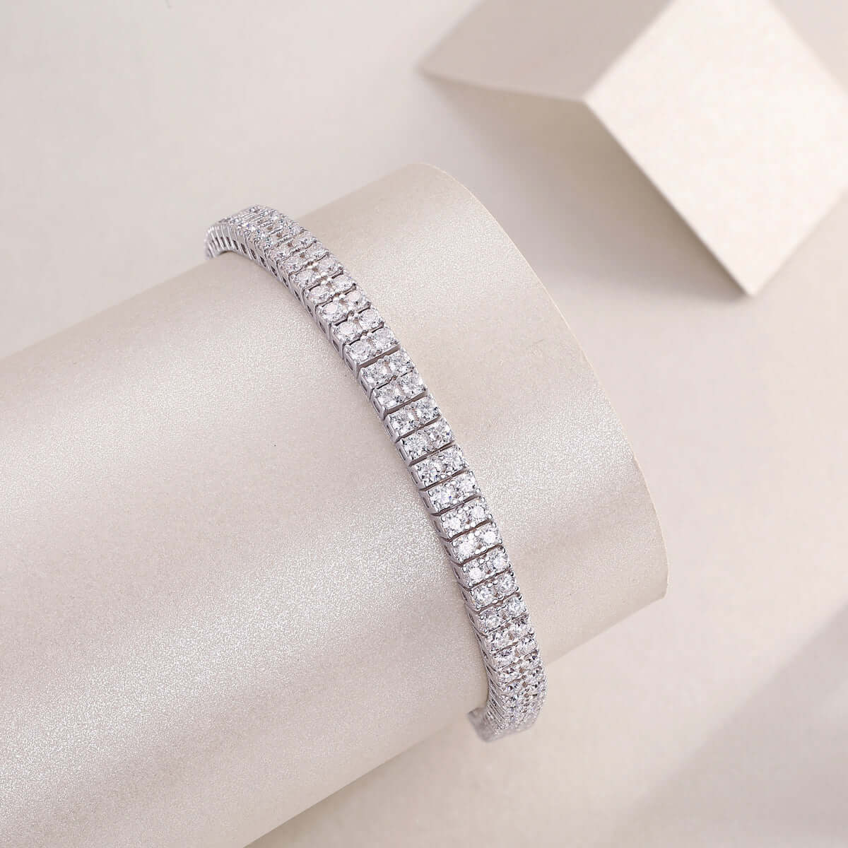 Light And Shadow Around The Wrist - Set With Top Quality Morganite On S925 Silver Electroplated Platinum Hand Chain Diamond Jewelry Bracelet Luxury Fashion Jewelry