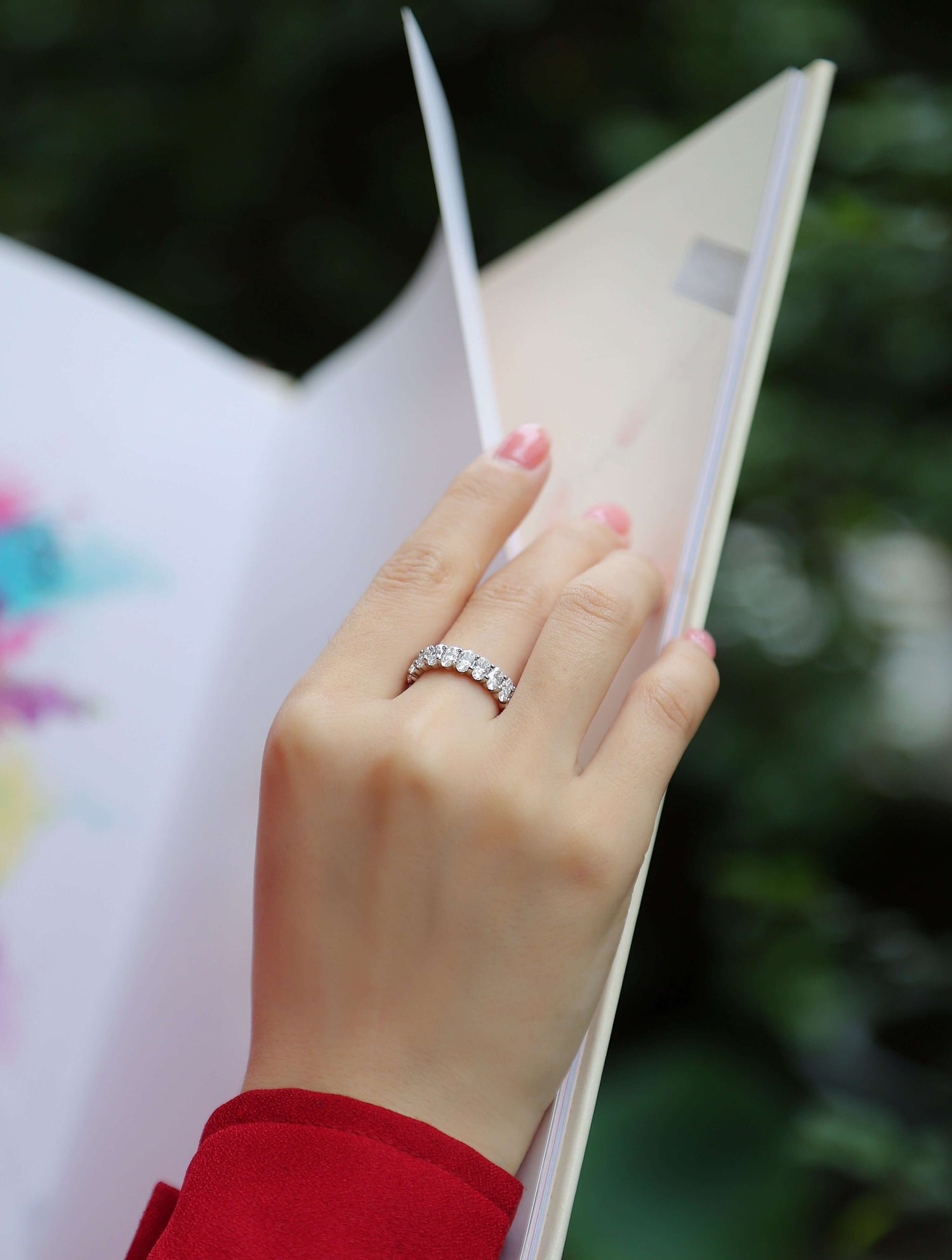 Luo Shen - A Wedding Ring Set With Top-quality Egg-shaped Moissanite S925 Silver And Platinum-plated Diamond. The Ring Can Be Inspected With A Diamond Pen.
